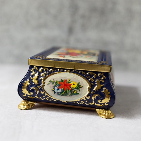 Vintage German Fricke & Nacke hinged metal footed tin blue gold floral feet - Picture 9 of 9